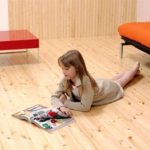 Деревянный практичный противоскользящий пол для спальни