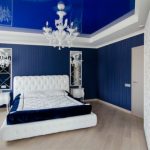 Классический интерьер синей спальний