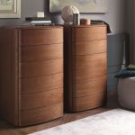 Комод в спальню из массива дерева