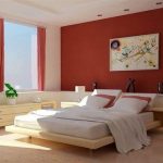 Красная стена в спальне