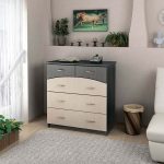 Небольшой комод для обустройства спальни