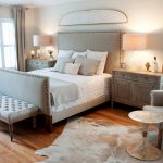 Необычные шкуры животных для оформления интерьера спальни