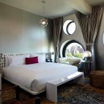 Оформление спальни в стиле хай-тек