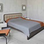 Особенности покраски пола в спальне