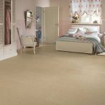 Пол в спальне с помощью пробки