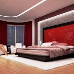 Просторная красная спальня