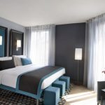 Серый светлый тон для спальни