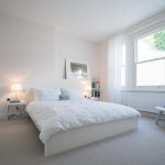 Спальня в белом колере для современного стиля
