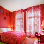 Спальня в красном колере