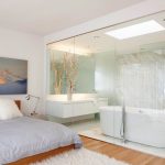 Стеклянная перегородка для спальни