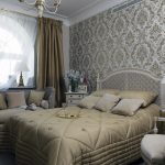 Светлая спальня в стиле ампир