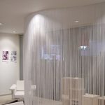 Тканевая перегородка для разделения зон в спальне