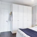 Практичный белый шкаф