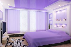 Натяжные потолки в спальне фиолетового цвета