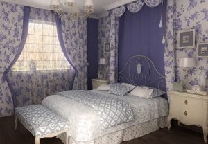 Нежная сине белая спальня в стиле прованс