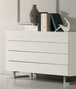 Белый комод на ножках в спальню