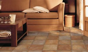 Имитация плитки с помощью линолеума в спальне