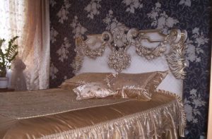 Изящная спальня в стиле ренессанс