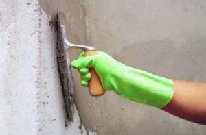 Как и чем лучше штукатурить стены в помещении
