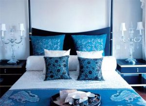 Красивая синяя спальня