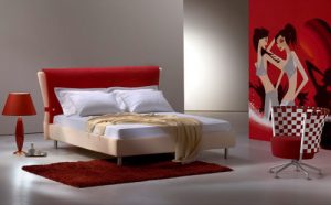 Красная стильная спальня