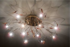 Люстра для спальни с низкими потолками