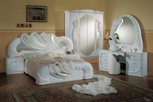 Место ли шкурам животных в интерьере спальни