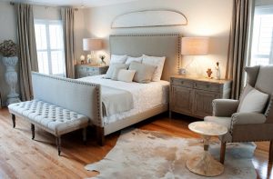 Необычные шкуры животных для оформления интерьера спальни