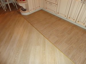 Покрытия в спальне с комбинированными полами