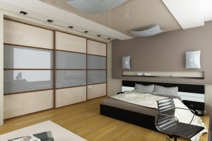 Практичная раздвижная перегородка для оформления интерьера спальни