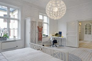 Просторная спальня в скандинавском стиле