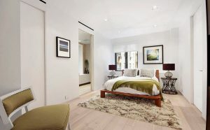 Скандинавский стиль делает спальню более просторной