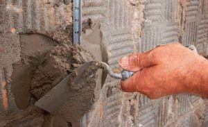 Советы как штукатурить стены в помещении