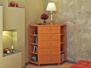 Спальная комната с уголовым комодом