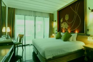 Спальня в зеленом мятном тоне