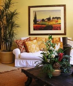 Цветы для оформления интерьера спальни