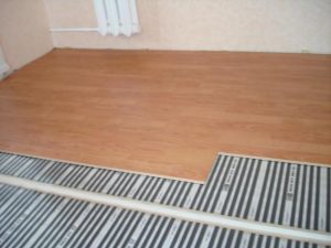 Теплый пол, созданный в спальне