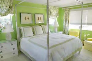 Волшебный интерьер зеленой спальни