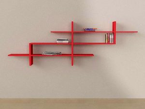 Яркая красная полка для стен в спальне