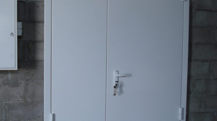 Стальные двери промышленного типа