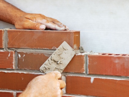 Правила кладки облицовочного кирпича
