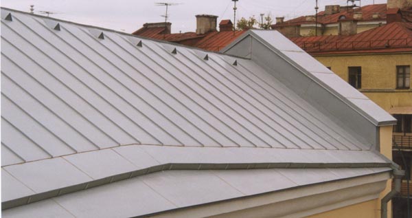 Фальцевая кровля, ее особенности, применение
