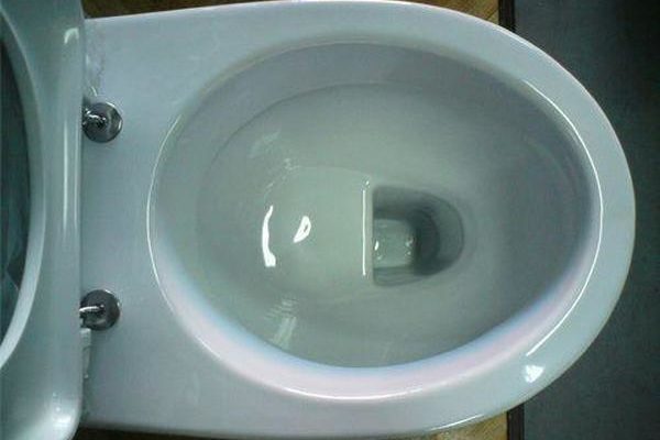 Современные унитазы. Что такое система антивсплеск