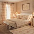 Спальня в бежевых тонах